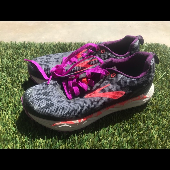 brooks women's caldera 3